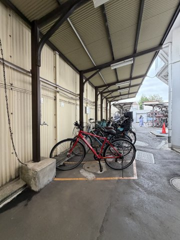 中野区本町４丁目の中古マンションの駐輪場