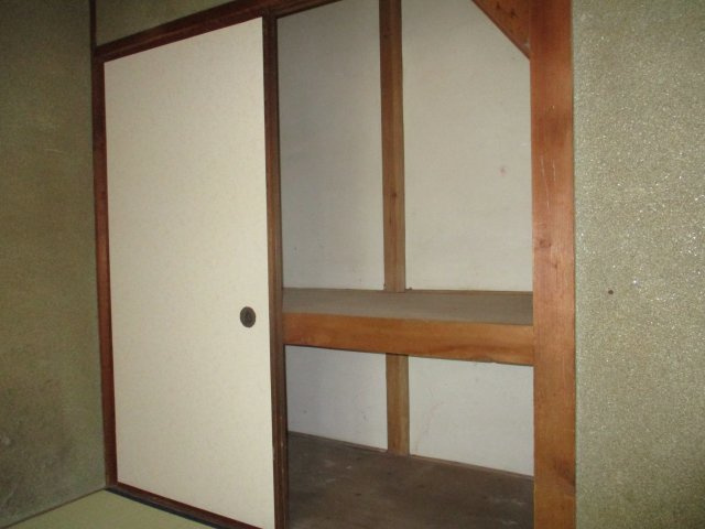 西改田松の木戸建の収納
