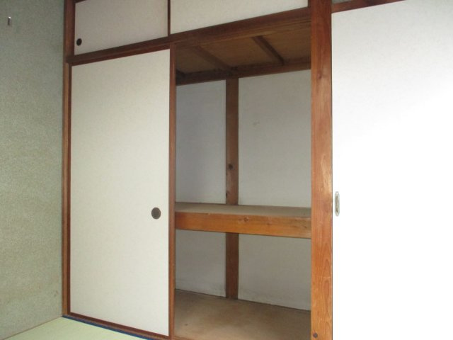 西改田松の木戸建の収納