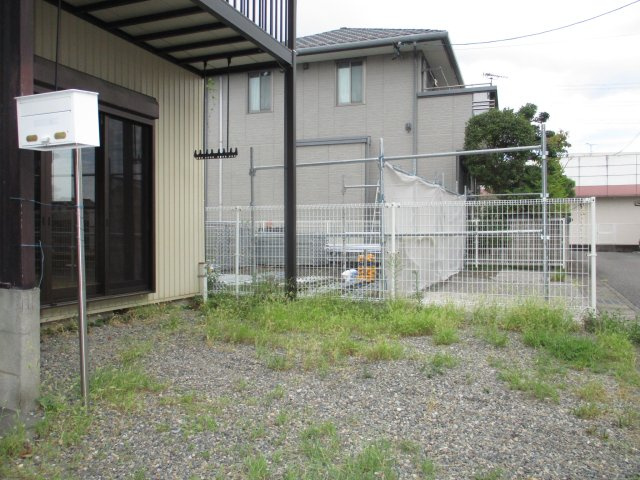 西改田松の木戸建の庭