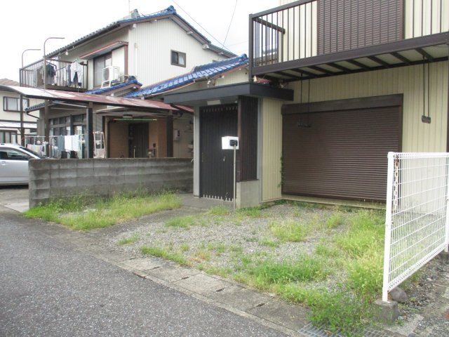 西改田松の木戸建のエントランス