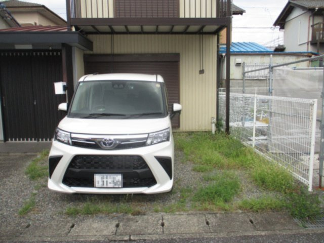 西改田松の木戸建の駐車場