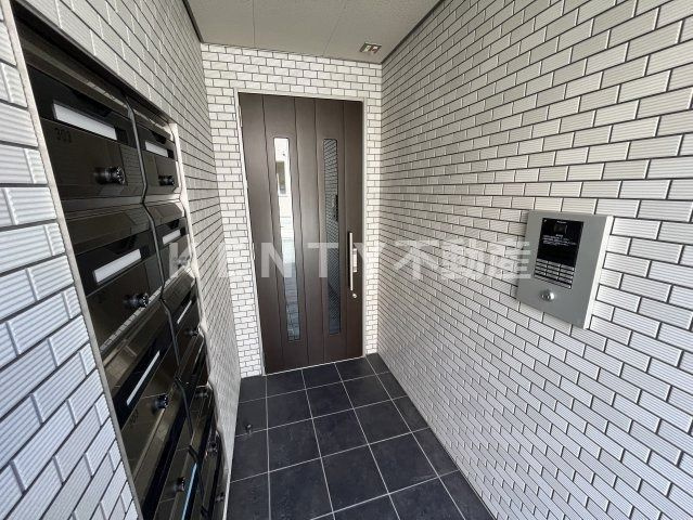 【エントランス】 | ハレルアナ | 清潔なエントランスです