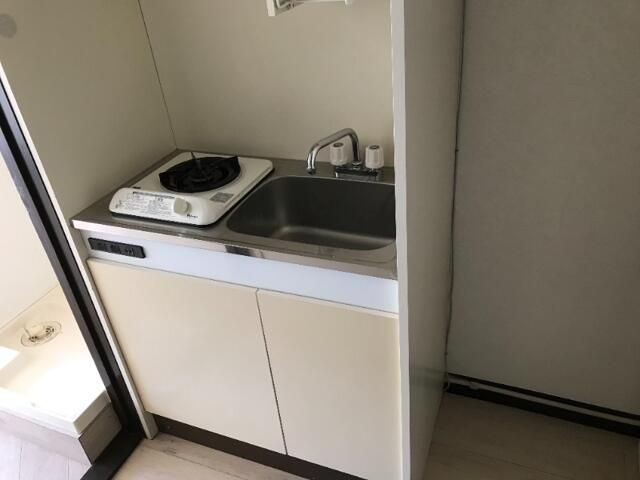川崎市高津区下作延４丁目のアパートのキッチン