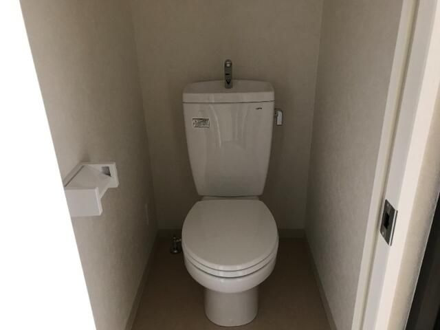 川崎市高津区下作延４丁目のアパートのトイレ