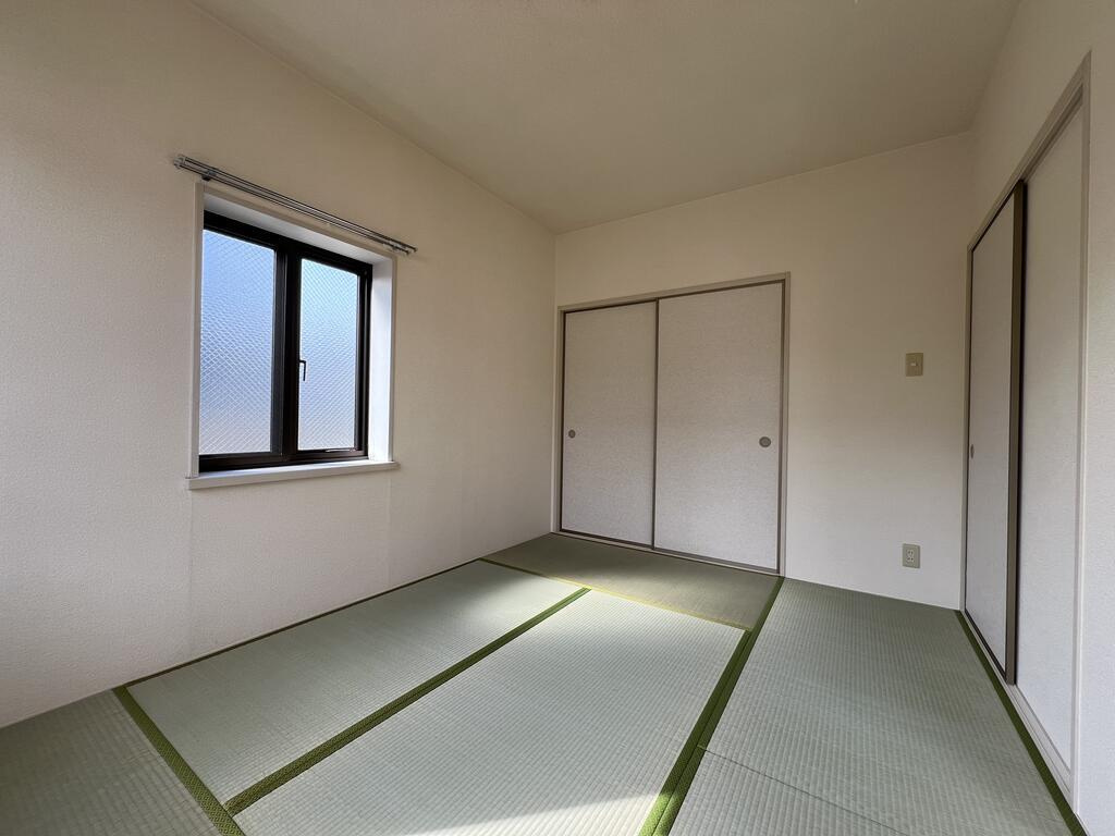メゾンヤスアキーナＡ号棟のその他
