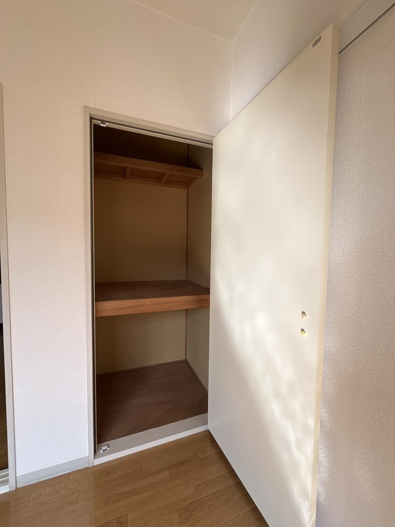 メゾンヤスアキーナＡ号棟の収納