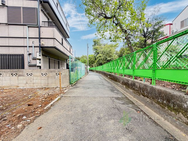 渋谷区西原1丁目の前面道路含む現地写真