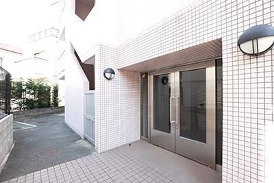 ラルゴ西早稲田のエントランス
