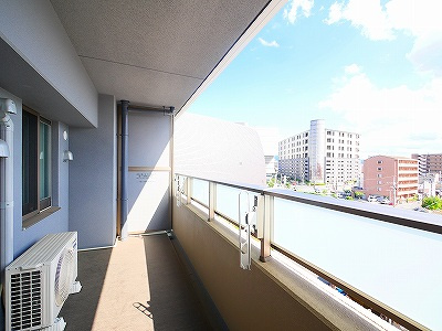 ローレルコート奈良三条宮前町のバルコニー|バルコニーがあります