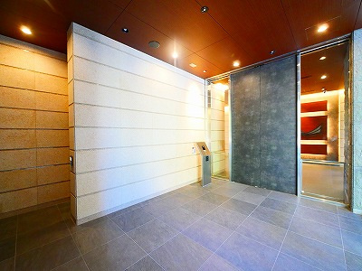 ローレルコート奈良三条宮前町のセキュリティ|オートロック完備