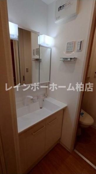 特典：仲介手数料が50％OFFです‼の洗面所|独立洗面台です