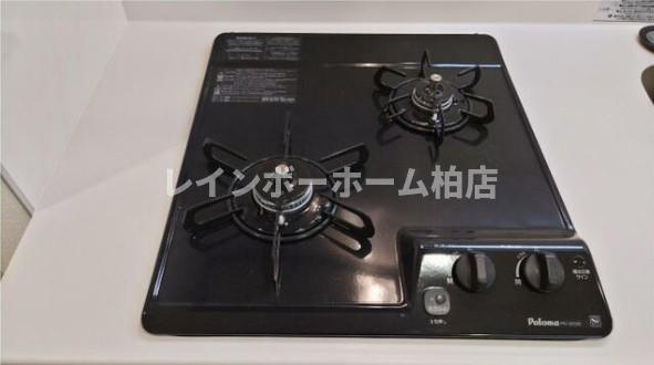 特典：仲介手数料が50％OFFです‼のキッチン|２口ガスコンロです
