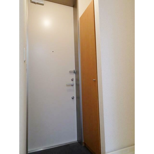 メゾンさつきの玄関