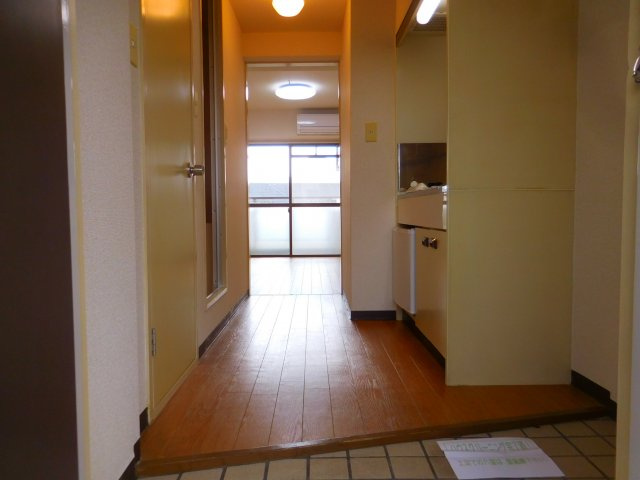 サンハイツ殿町の玄関