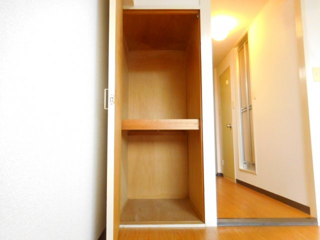 サンハイツ殿町の収納