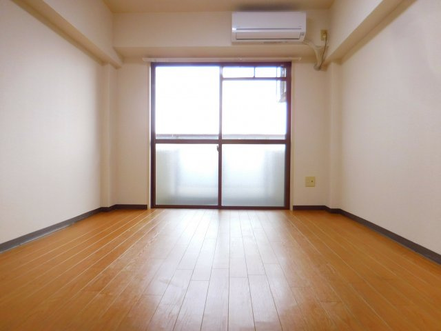サンハイツ殿町の居間・リビング