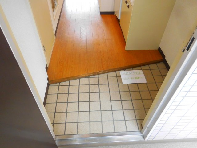 サンハイツ殿町の玄関