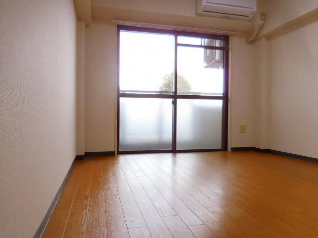 サンハイツ殿町の寝室