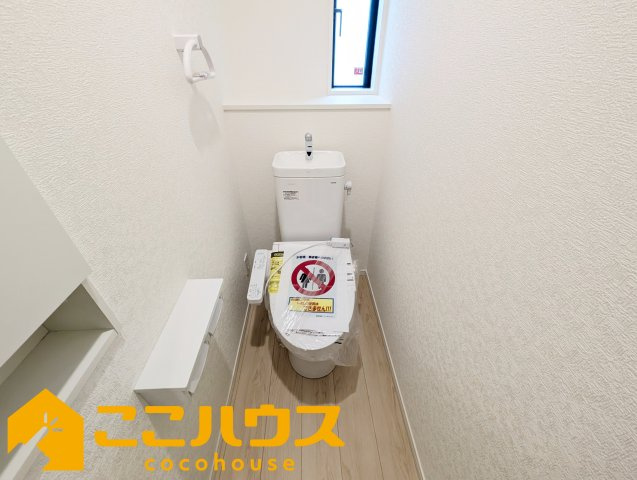 沖縄市胡屋第1　クレイドルガーデン　新築戸建て　全13棟　9号棟のトイレ|2階トイレ
