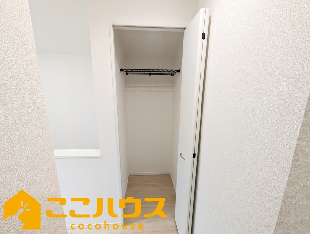 沖縄市胡屋第1　クレイドルガーデン　新築戸建て　全13棟　9号棟の収納|廊下収納もございます
