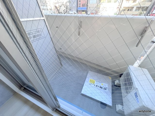 セレニテ難波リアン　仲介手数料無料のバルコニー