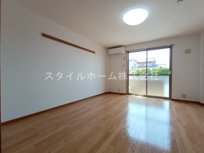 【居間・リビング】 | コーポシーダーローズ | 別部屋写真です。