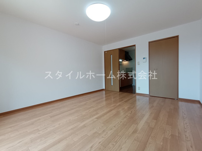 【居間・リビング】 | コーポシーダーローズ | 別部屋写真です。
