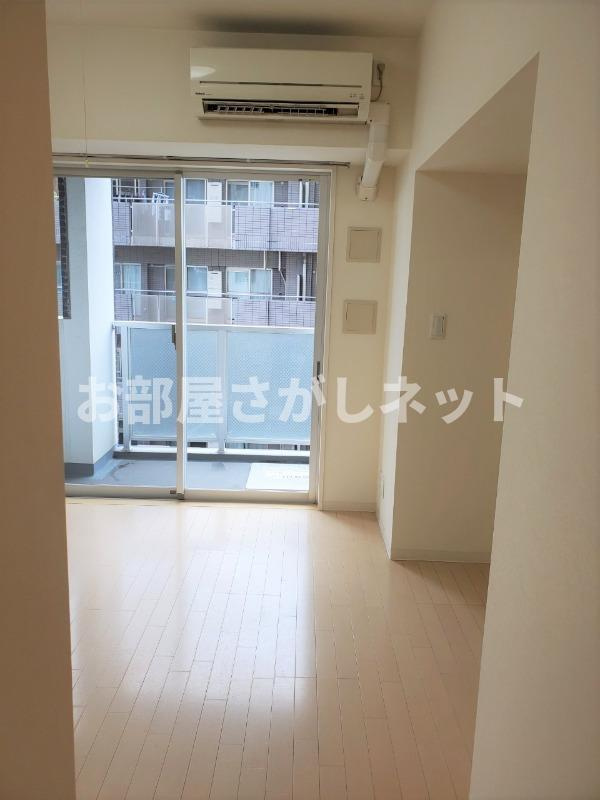 ダイナシティ西新宿【おとり物件なし】#学生・社会人にオススメ！初期費用分割払いOK！の居間・リビング