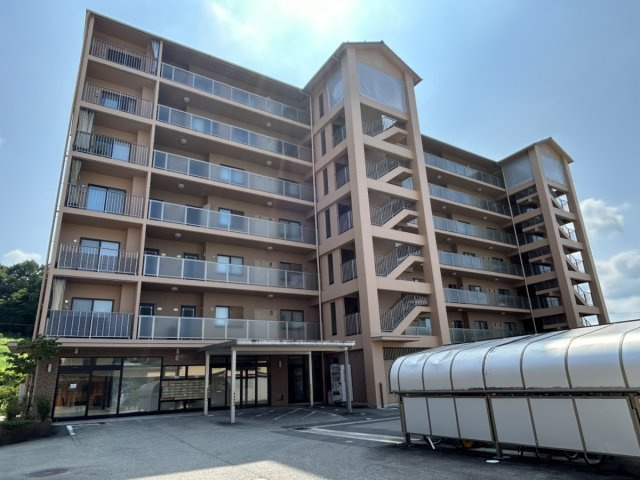 2026/8/2NEW　売マンション　高山市新宮町　650万　ケアタウン悠生4階の外観
