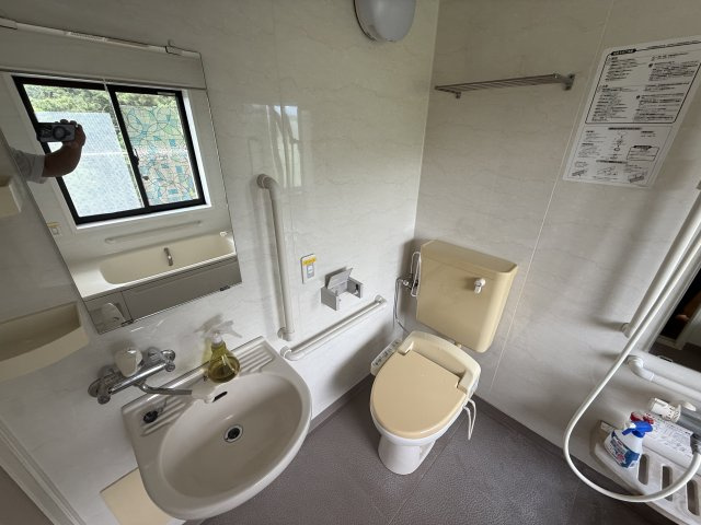 2026/8/2NEW　売マンション　高山市新宮町　650万　ケアタウン悠生4階のトイレ
