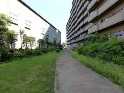 【庭】 | メゾンドール堺 | 【トイレ新調】温水便座洗浄便座ですので、寒い日も温かい便座で安心して使用していただけますよ！