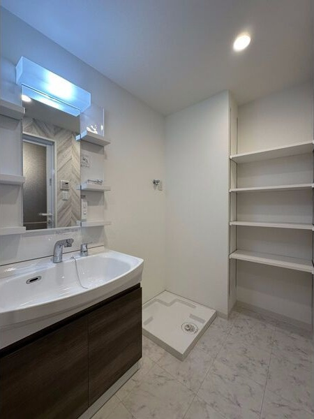 S-RESIDENCE神沢affordの洗面所