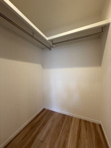 新宿区新宿１丁目の中古マンションの収納|ウォークインクローゼット