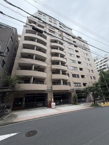 新宿区新宿１丁目の中古マンションの外観