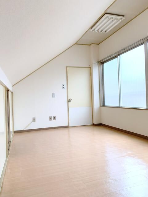 中村南石井貸家の寝室