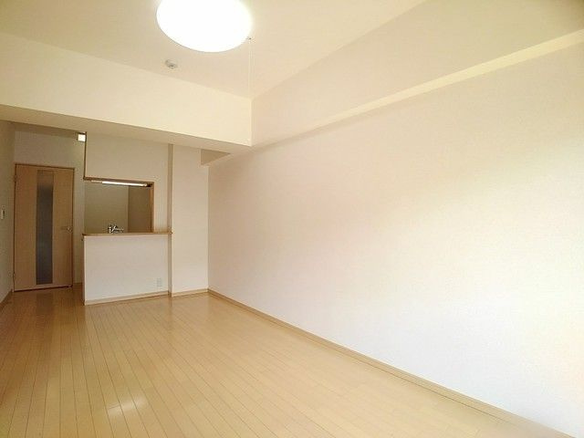 フォレスタ春日の居間・リビング