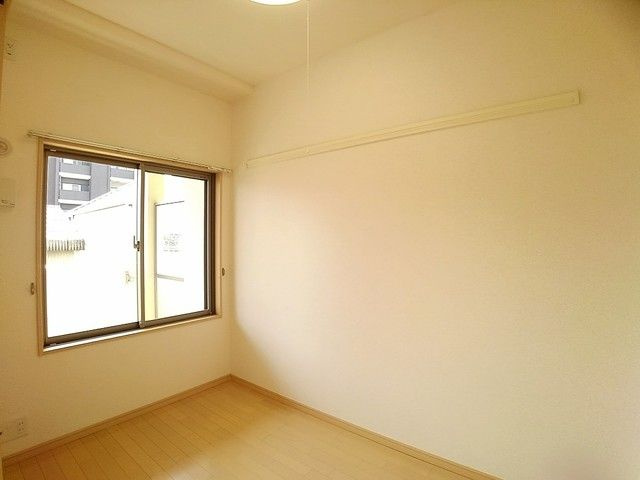 フォレスタ春日の寝室