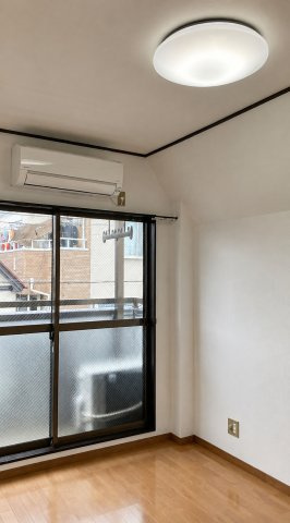 市川市市川３丁目のアパート
