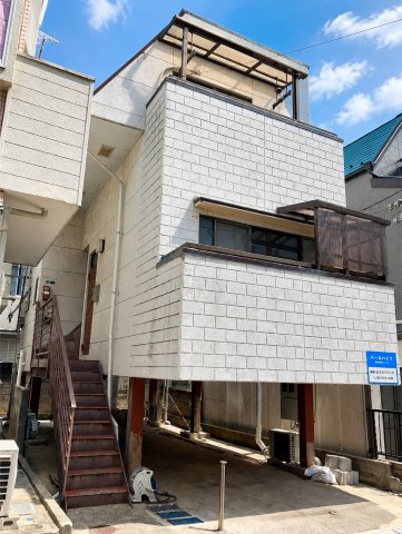 市川市市川３丁目のアパートの外観