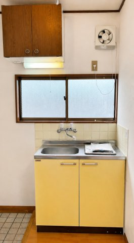 市川市市川３丁目のアパートのキッチン