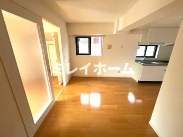 ガーデンハウスの居間・リビング|同建物内、別のお部屋の参考写真になります。