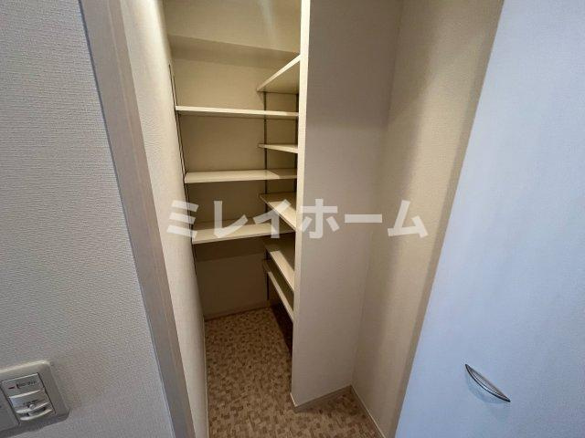 ガーデンハウスの玄関|同建物内、別のお部屋の参考写真になります。