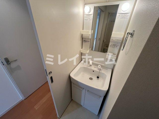 ガーデンハウスの洗面所|同建物内、別のお部屋の参考写真になります。