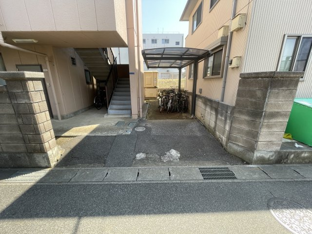 栄マンションのエントランス