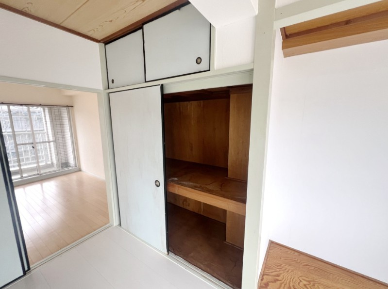 横浜市緑区東本郷４丁目の賃貸マンションの収納