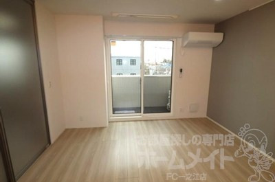 グラナーデ江戸川Bの居間・リビング