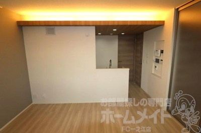 グラナーデ江戸川Bの居間・リビング
