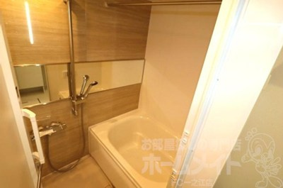 グラナーデ江戸川Bの浴室