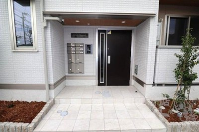 グラナーデ江戸川Bのエントランス